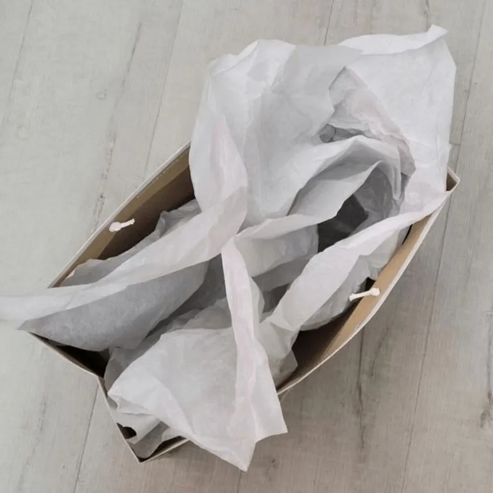 MICHAEL KORS Empty Paper Beige Shopping Gift Bag Rope Handles with Tissues